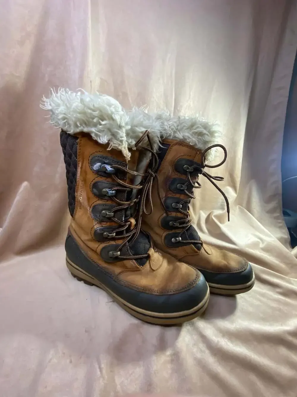 Helly Hansen womens Garibaldi Chestnut Faux-Fur Quilted Lace-Up Winter Boots